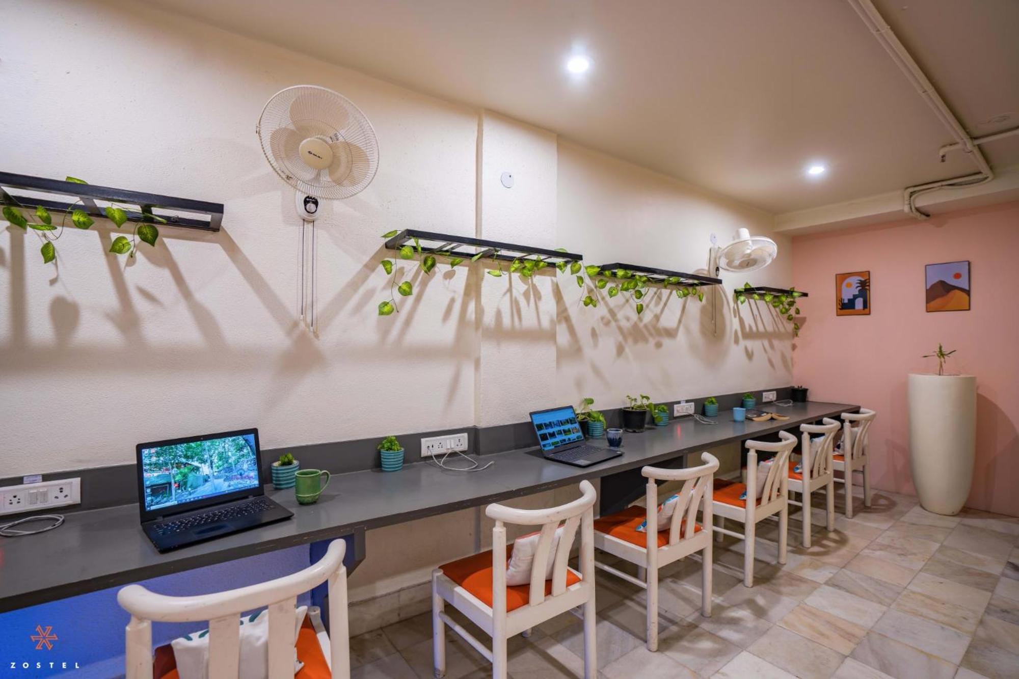 Zostel Delhi Hostel Új-Delhi Kültér fotó