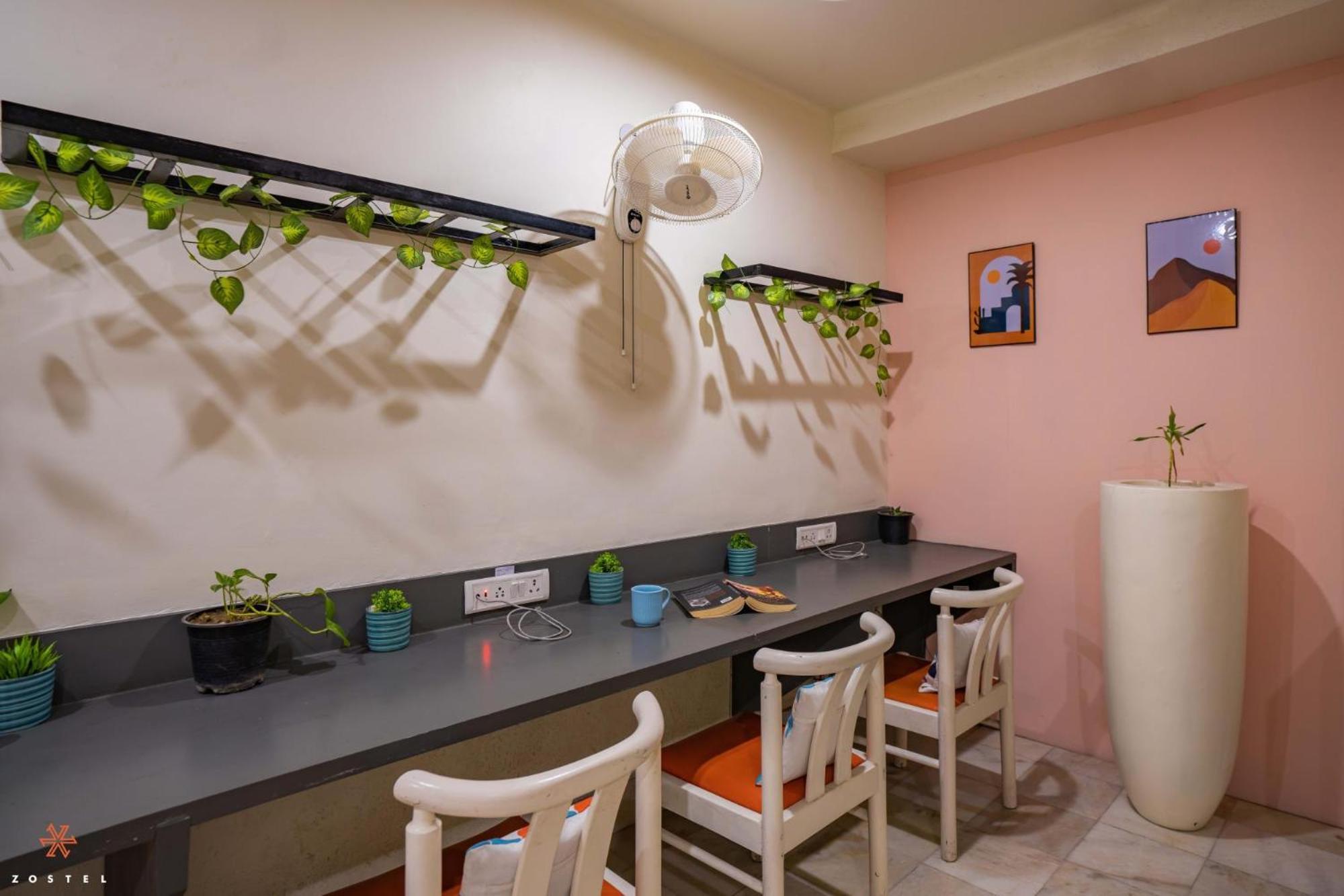 Zostel Delhi Hostel Új-Delhi Kültér fotó